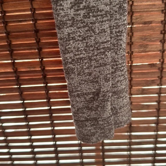 Vince Flattering Long Sleeve - Picture 4 of 4